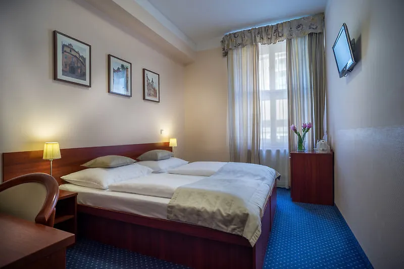Pytloun Kampa Garden Hotel Prag 4*,