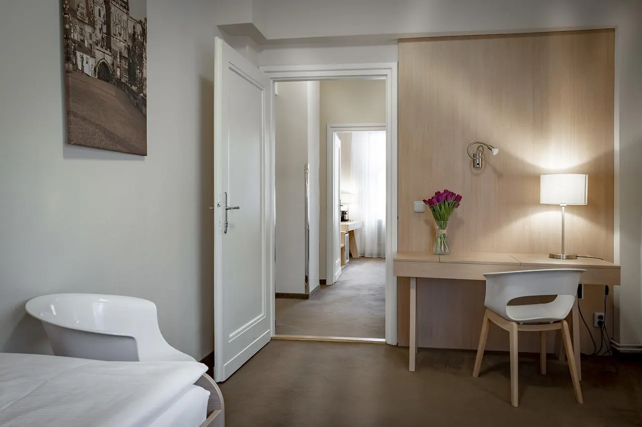 Pytloun Kampa Garden Hotel Прага