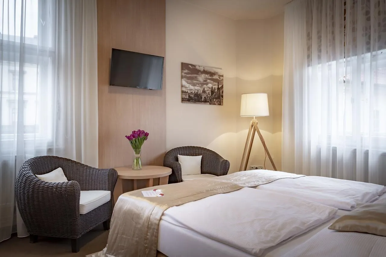 ****  Pytloun Kampa Garden Hotel Прага Чехия