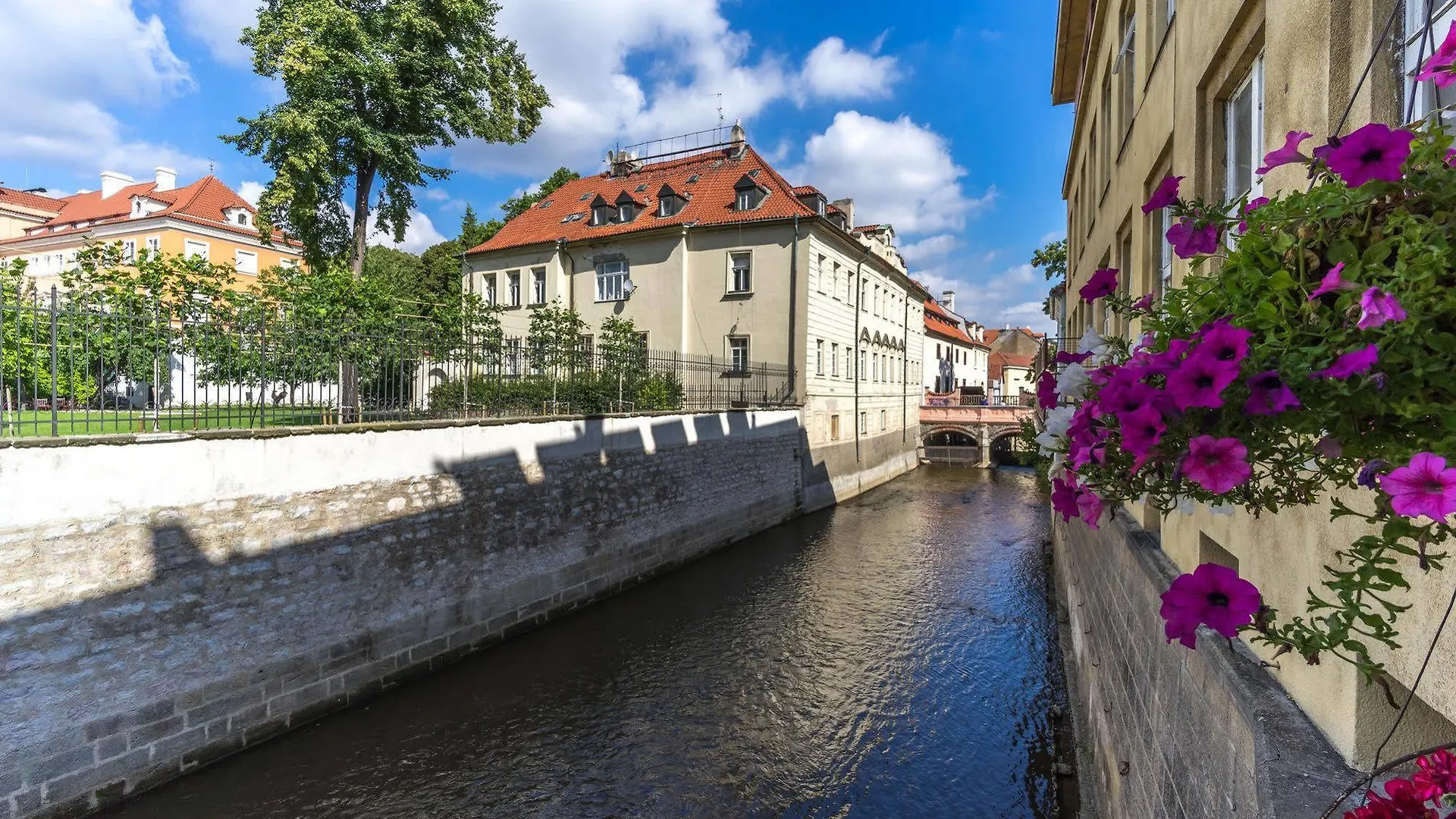Pytloun Kampa Garden Hotel Прага